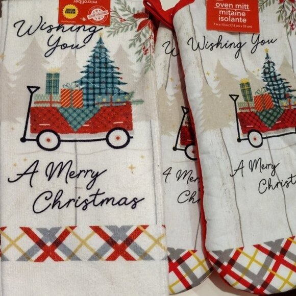 Holiday Oven Mitts Towel Set, A Merry Christmas Kitchen Linens Red Wagon NEW - Picture 2 of 3